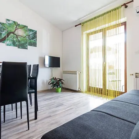 Green Oasis Apartment